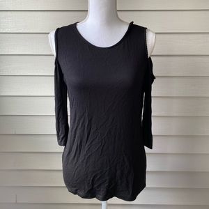 ✨KIM & CAMI Cold shoulder top with braided detail